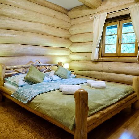 Bear'S Log Villa Seliste Dreznicko Luaran gambar