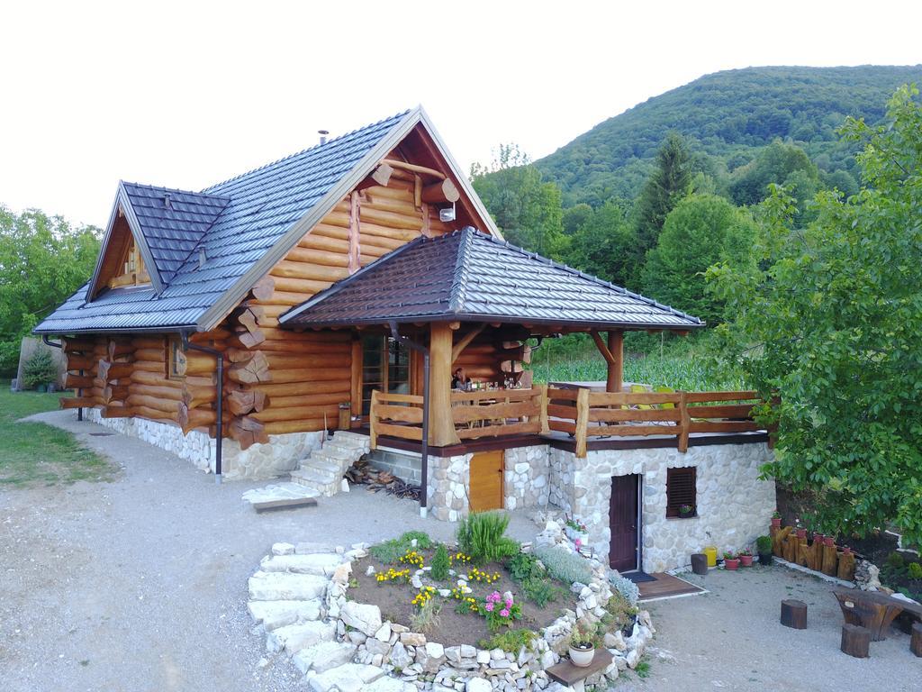 Bear'S Log Villa Seliste Dreznicko Luaran gambar