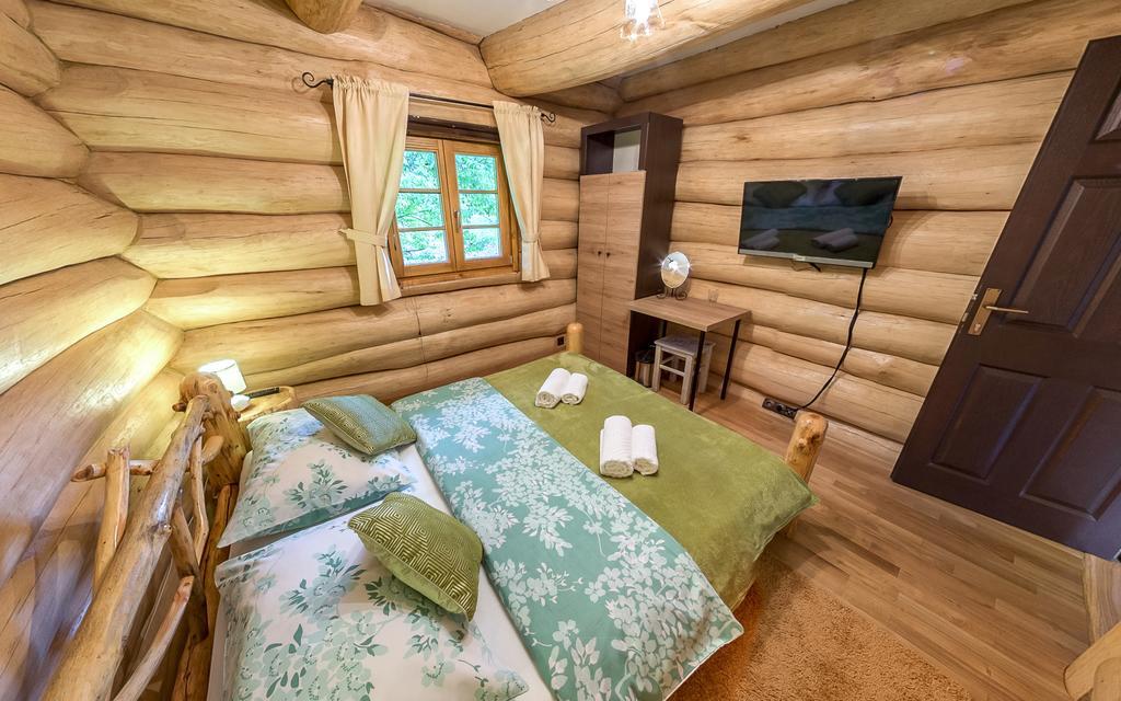 Bear'S Log Villa Seliste Dreznicko Luaran gambar