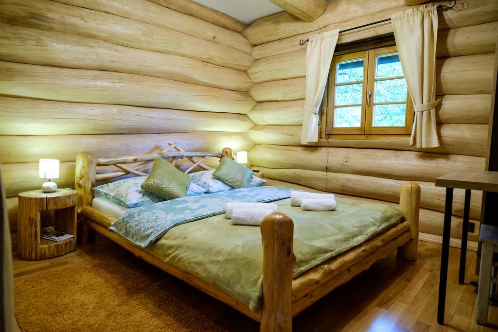 Bear'S Log Villa Seliste Dreznicko Luaran gambar